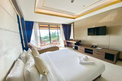 Executive Suite — Aqua Resort Phuket - Near Beach and Chalong Pier